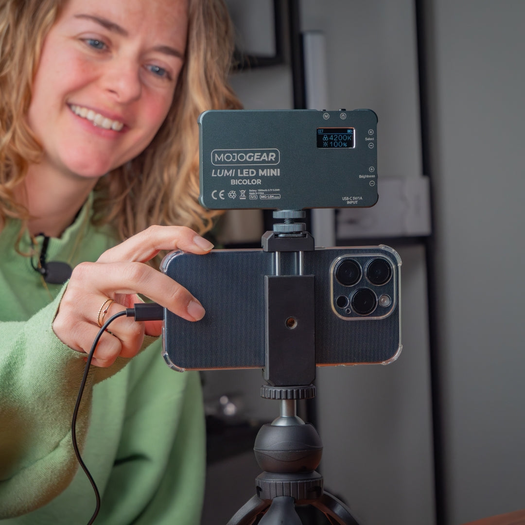 MOJOGEAR Video KIT / vlog set: Mini-statief + telefoonhouder + microfoon + lampje - Ministatieven