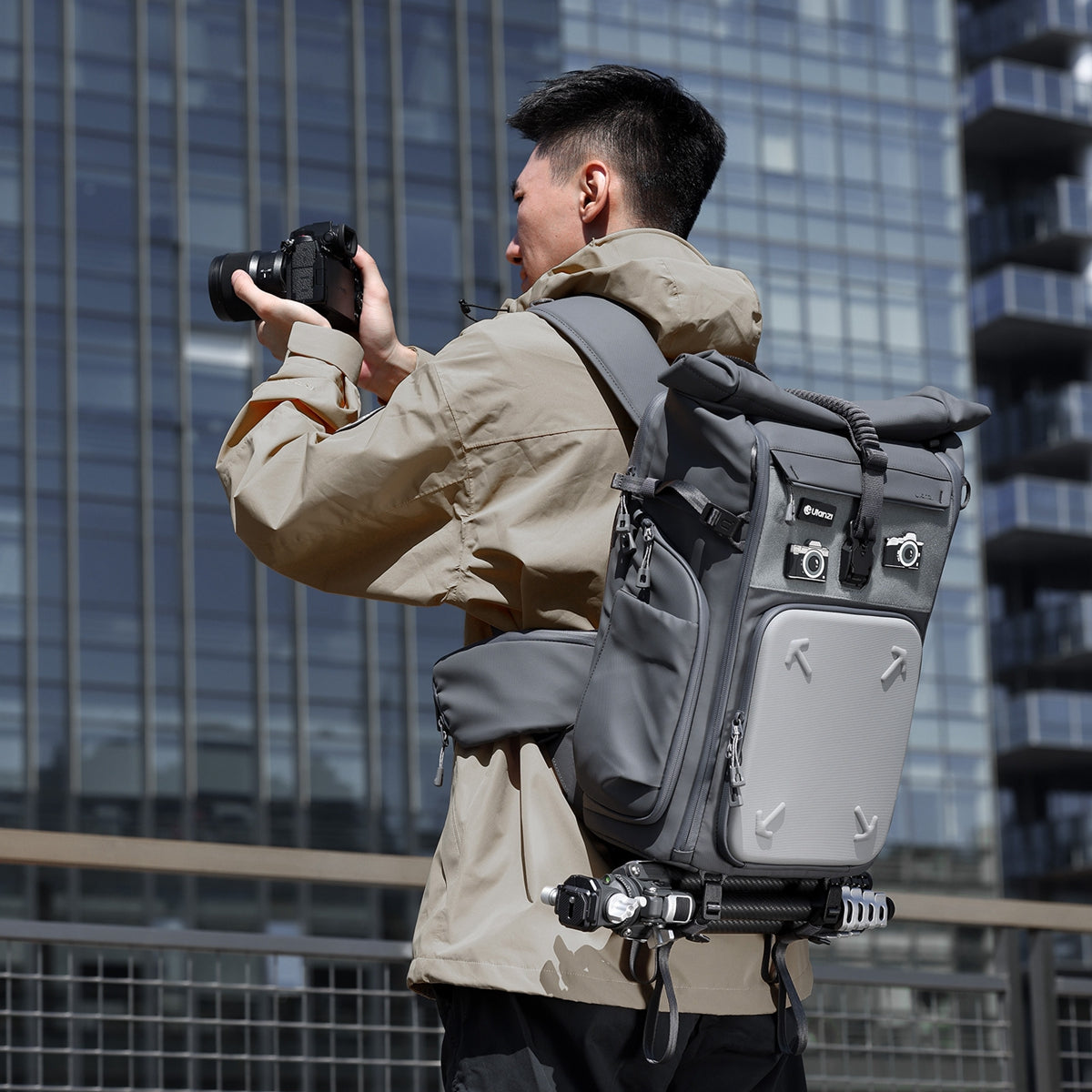 Ulanzi BP04 Hard Shell Rugzak 25 liter met Find My Tracker - Cameratassen