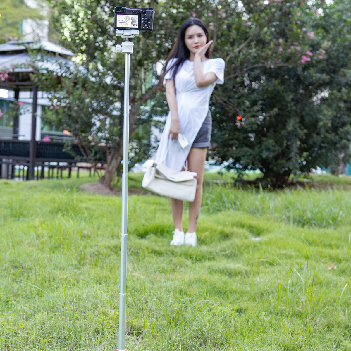 Ulanzi MT-44 Selfie-Stick-Stativ für Smartphone und Kamera – 146 cm – Weiß