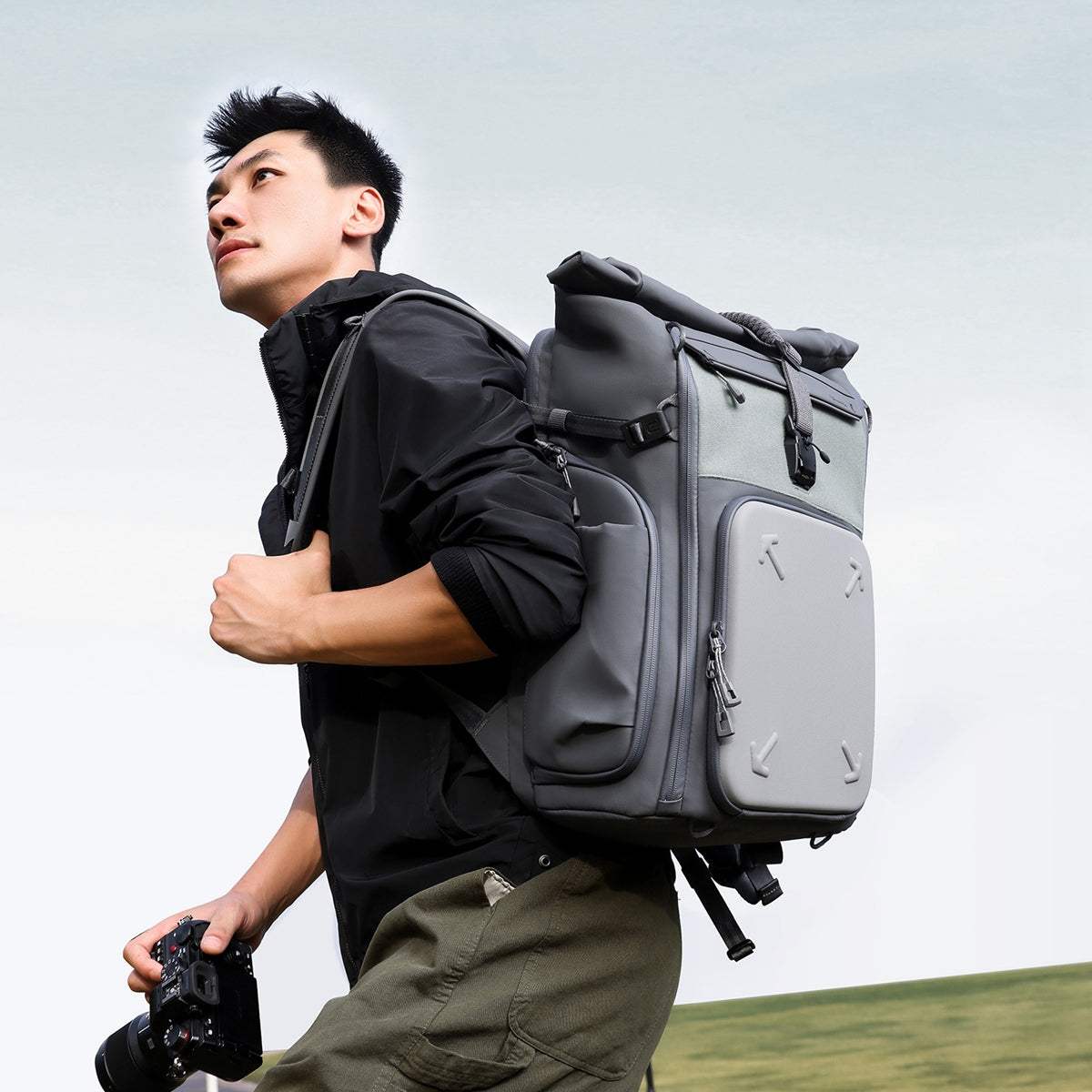 Ulanzi BP04 Hard Shell Rugzak 25 liter met Find My Tracker - Cameratassen