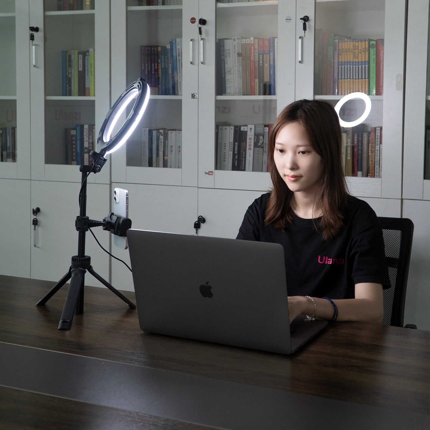 Lampe annulaire VIJIM avec trépied, support de téléphone et télécommande Bluetooth - Ringlampen