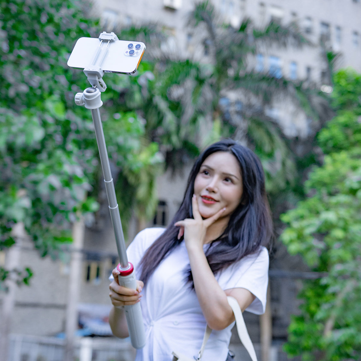 Ulanzi MT-44 Selfie-Stick-Stativ für Smartphone und Kamera – 146 cm – Weiß