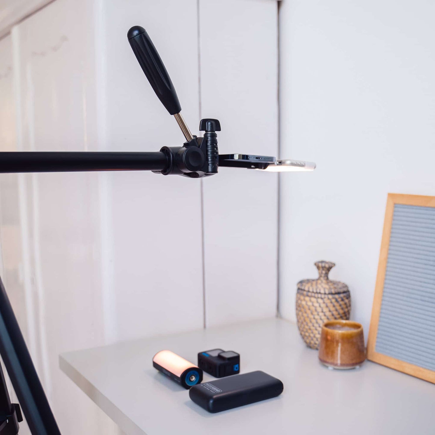 MOJOGEAR 179 cm 3-in-1-Kamera- und Telefonstativ: Dreibein, Einbeinstativ und horizontaler Arm