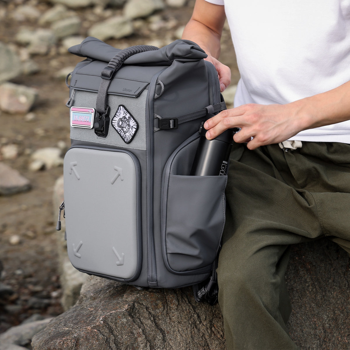 Ulanzi BP04 Hard Shell Rugzak 25 liter met Find My Tracker - Cameratassen